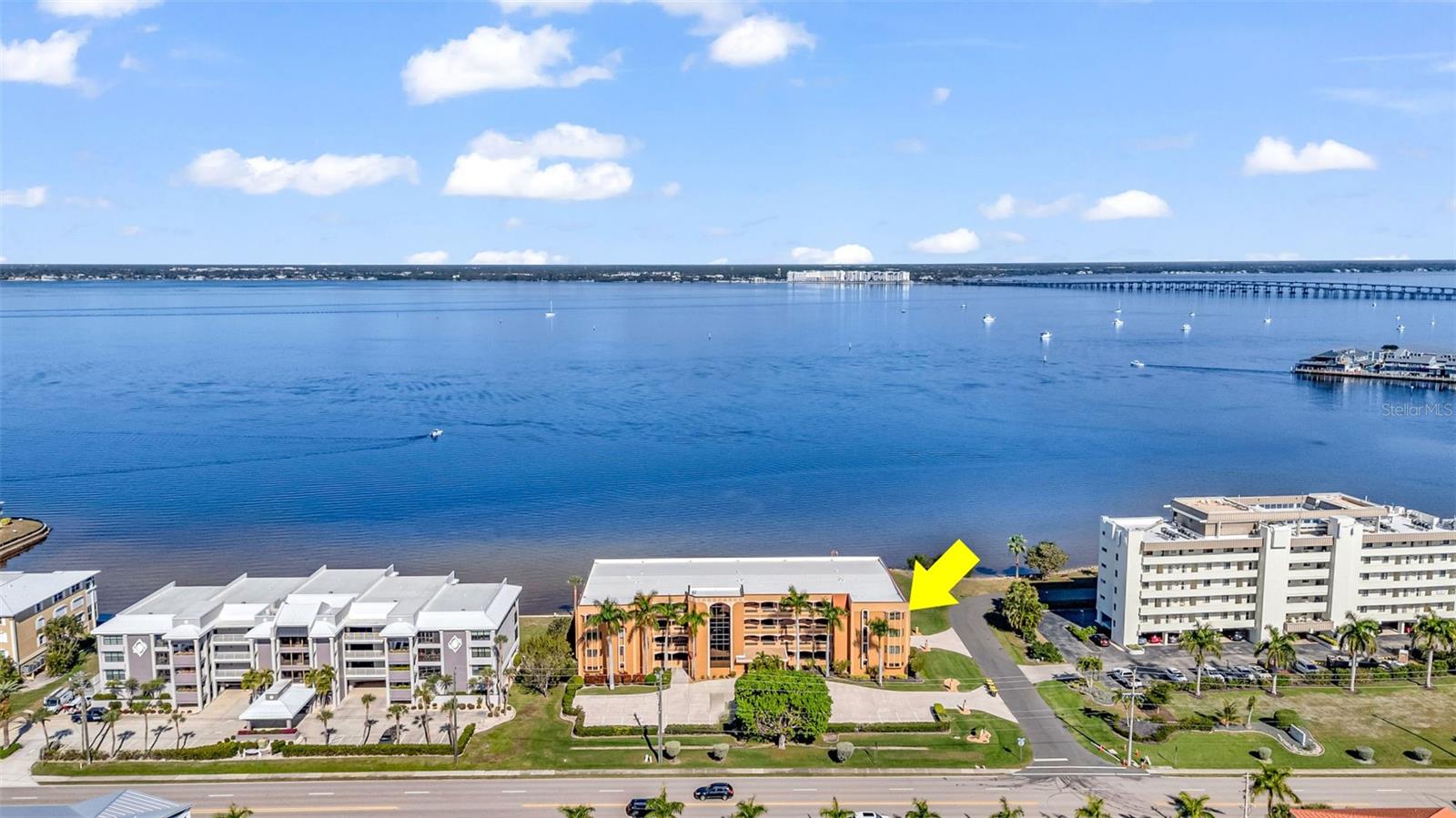 LAVISTA CONDO - Residential