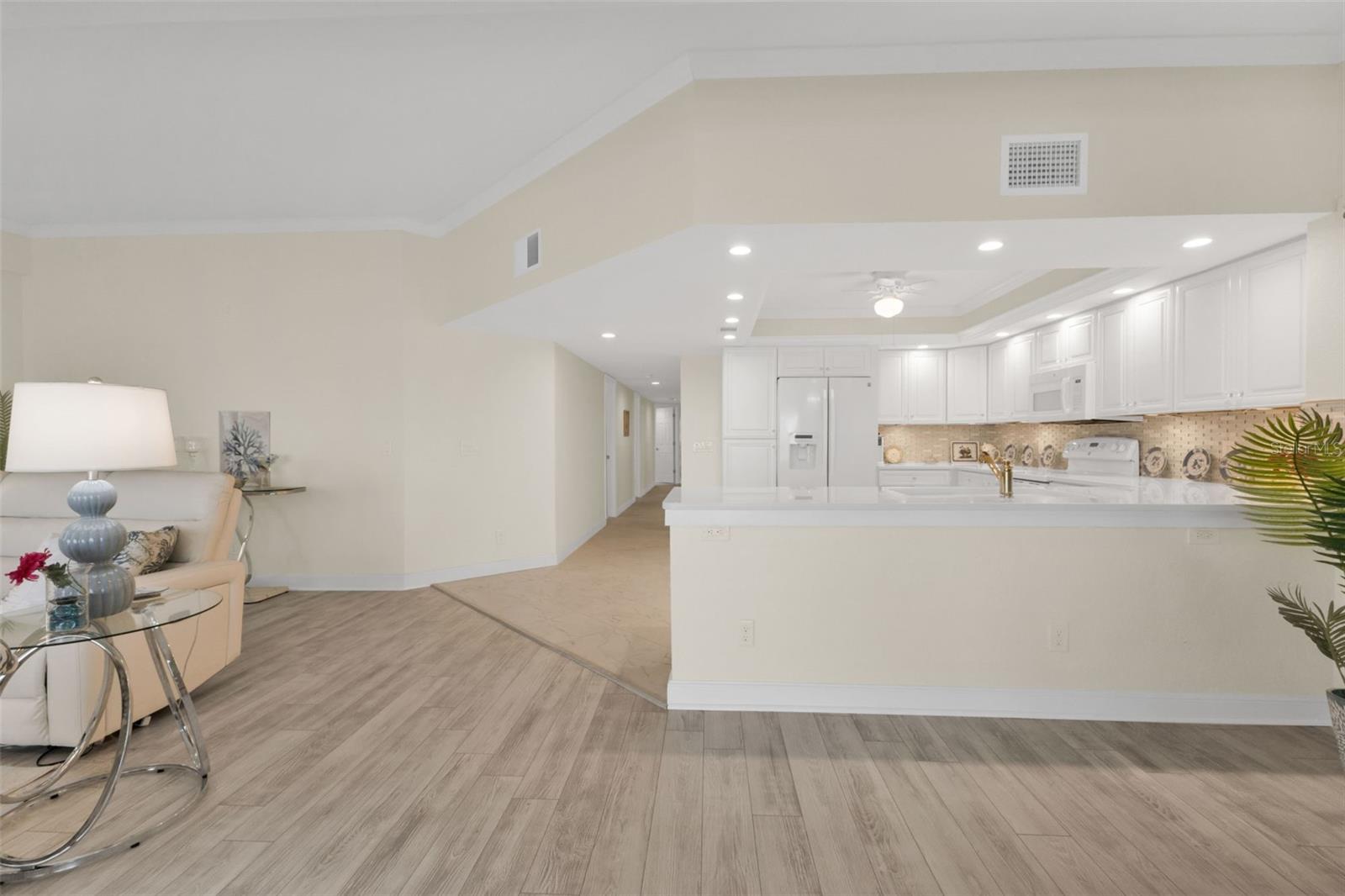 LAVISTA CONDO - Residential