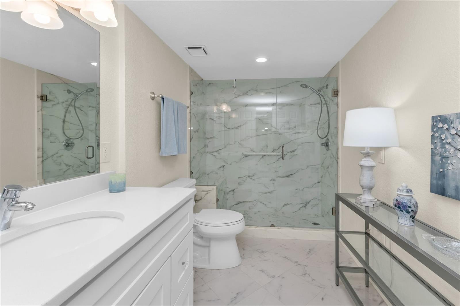 LAVISTA CONDO - Residential