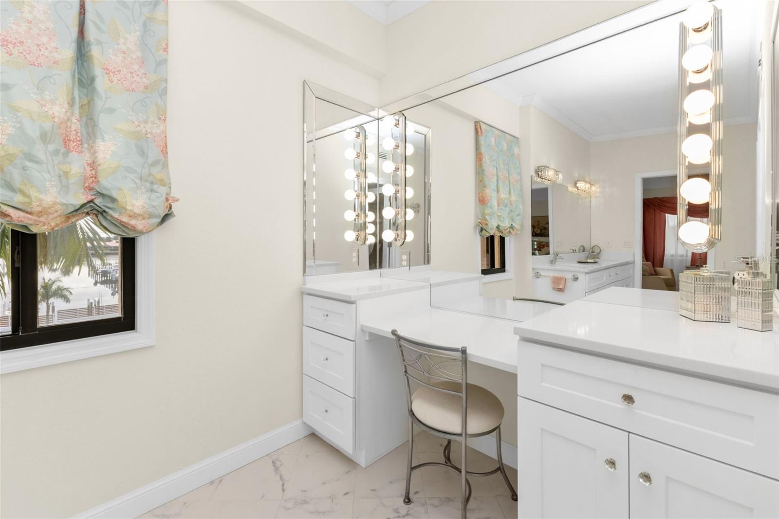 LAVISTA CONDO - Residential