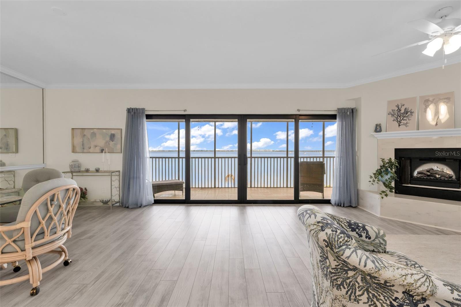 LAVISTA CONDO - Residential