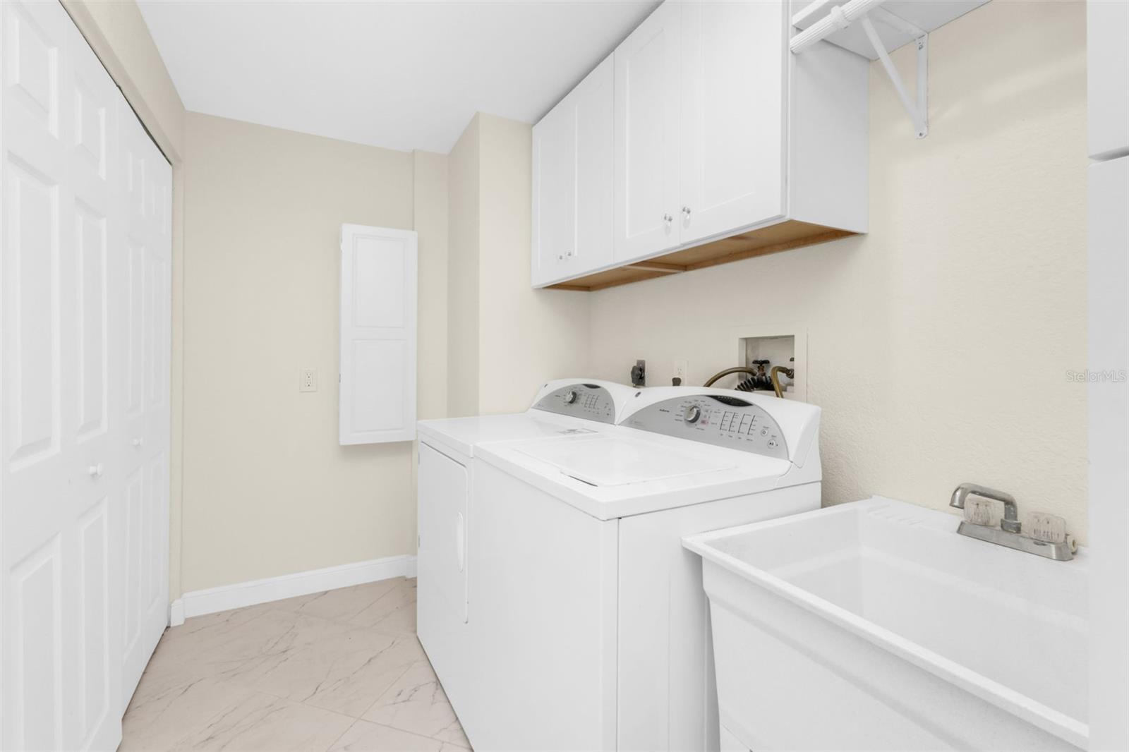 LAVISTA CONDO - Residential