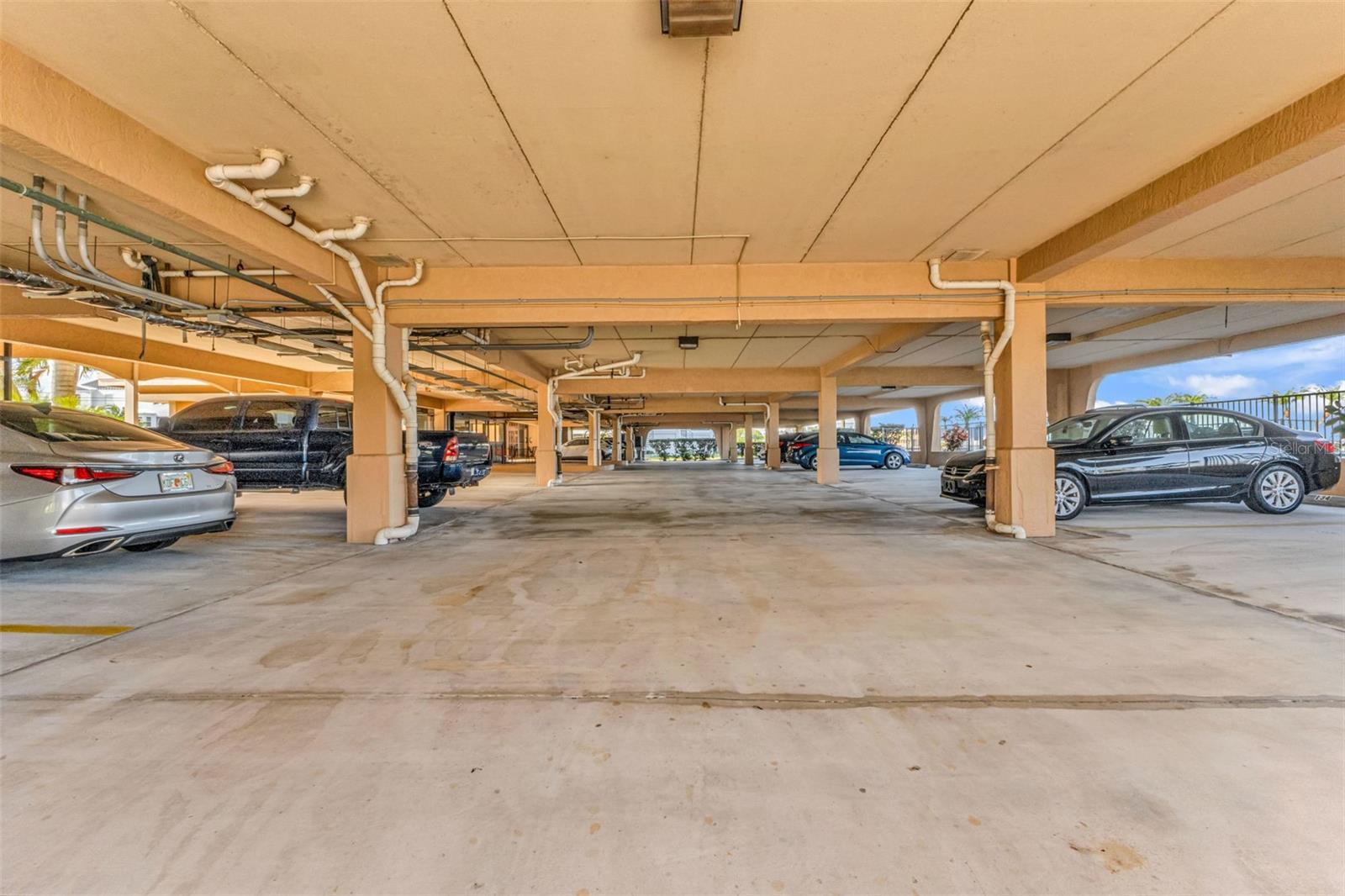 LAVISTA CONDO - Residential