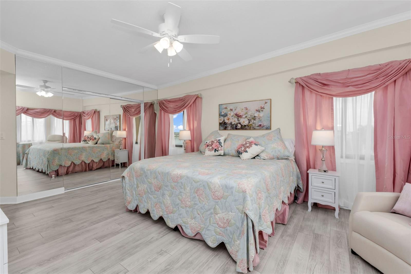 LAVISTA CONDO - Residential