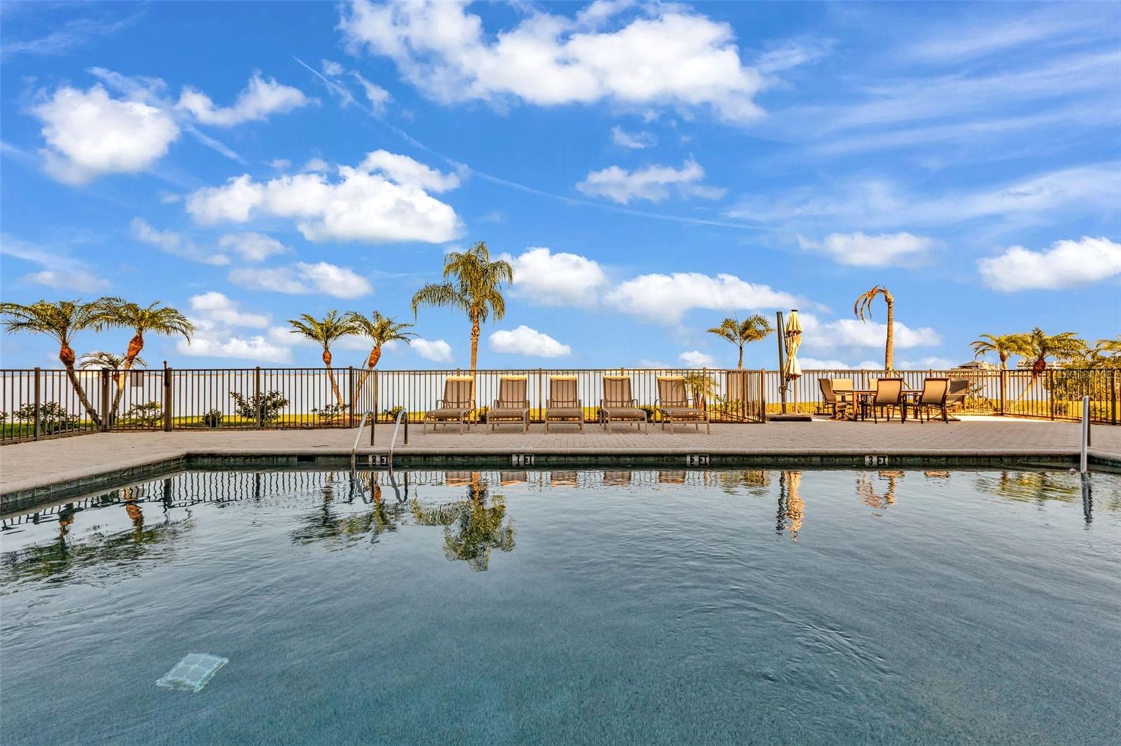 LAVISTA CONDO - Residential