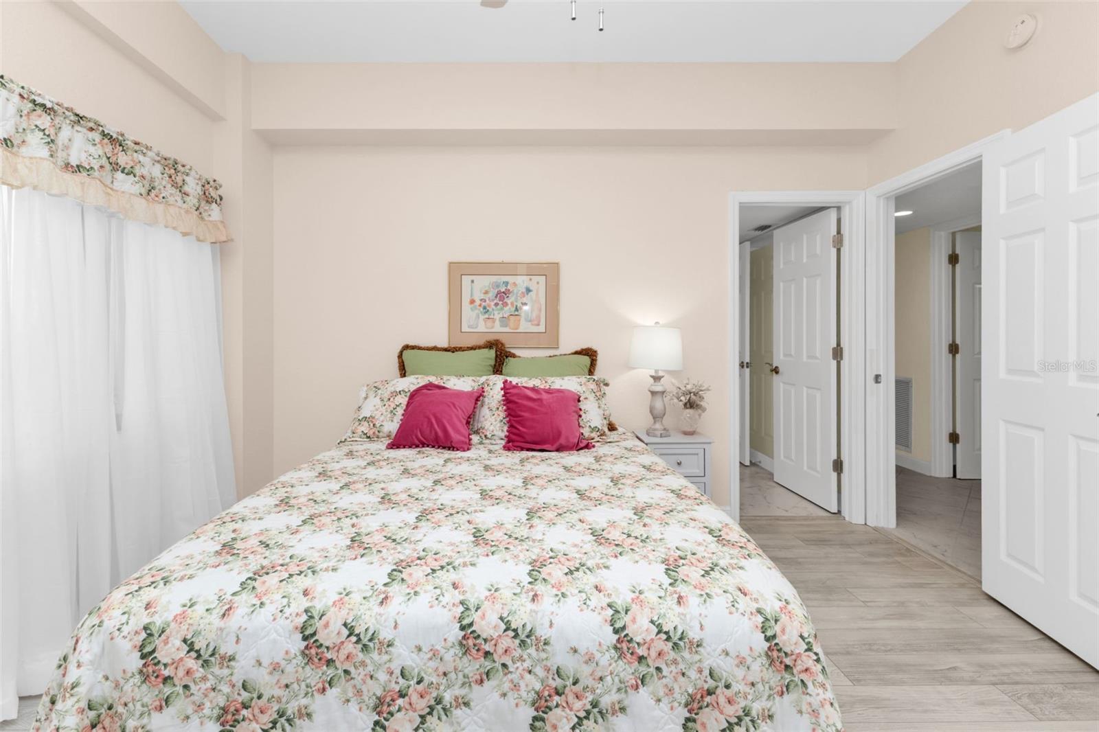 LAVISTA CONDO - Residential