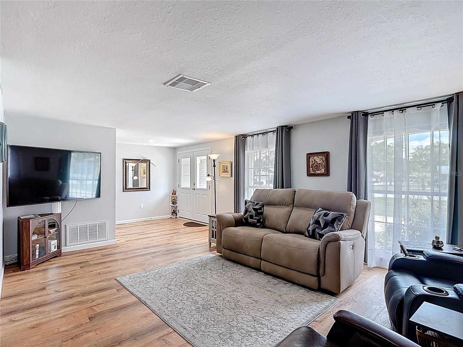 BEACON WOODS COACHWOOD VILLAGE - Residential