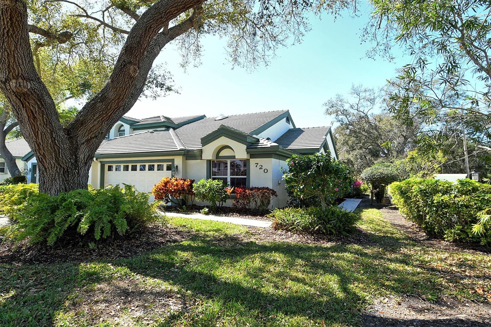 720 CONNEMARA COURT, VENICE, FL, 34292 1 720 CONNEMARA COURT