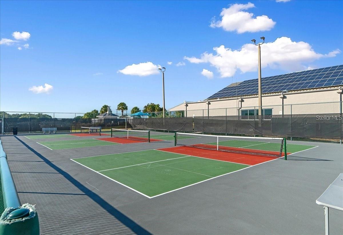 CIRCLE SQUARE WOODS - Residential Lease