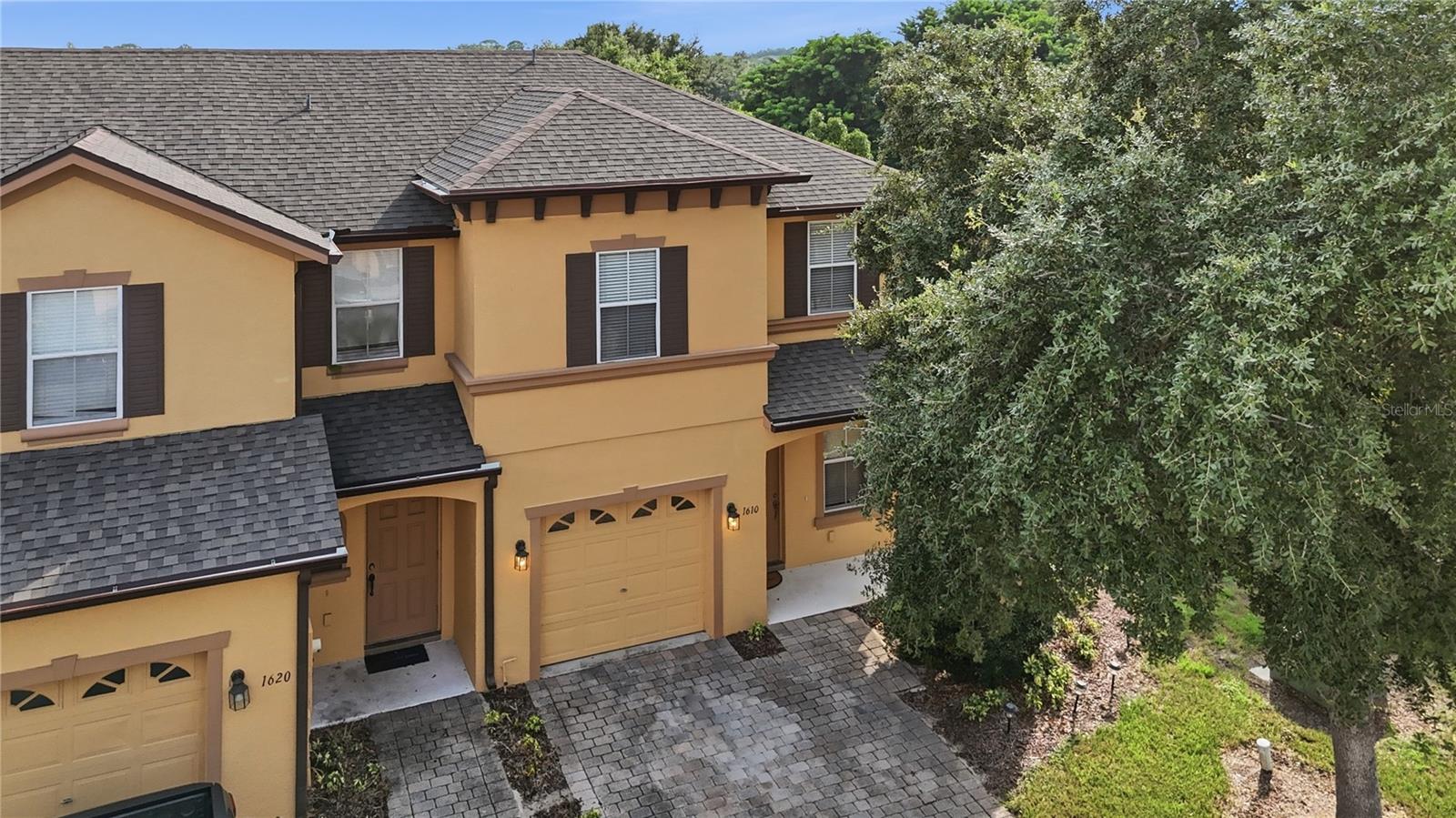 1610 RETREAT VIEW CIRCLE