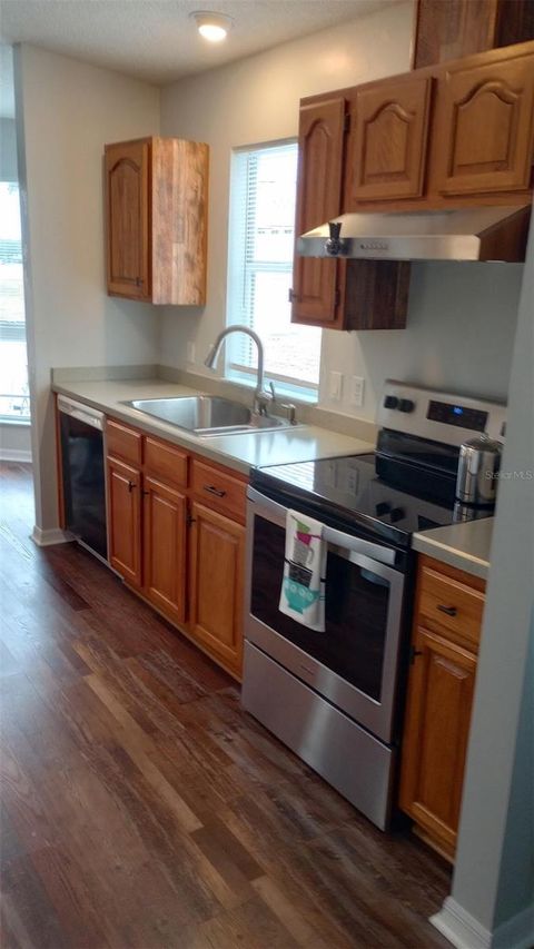 Tiny photo for 1403 Lindsey Lane, Lady Lake, FL 32159 (MLS # O6387246)