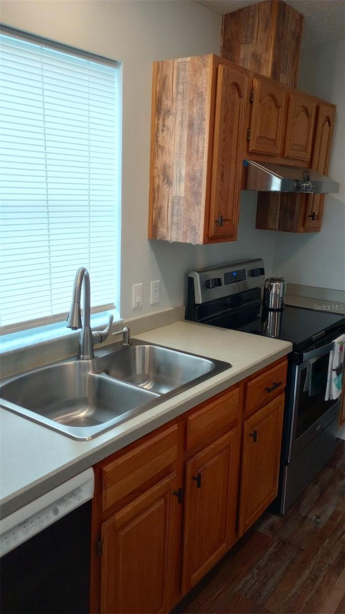 LADY LAKE ORANGE BLOSSOM GARDENS UNIT 13 - Residential