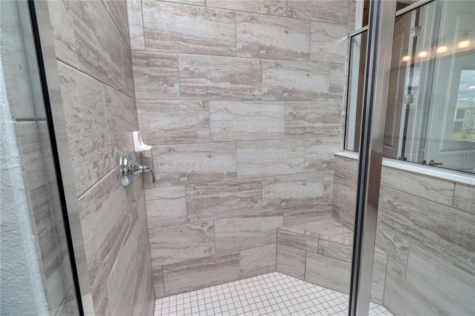 LAKESHORE PRESERVE PH 5 - Residential Lease