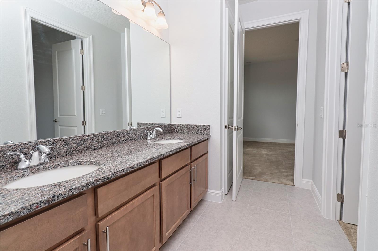 LAKESHORE PRESERVE PH 5 - Residential Lease