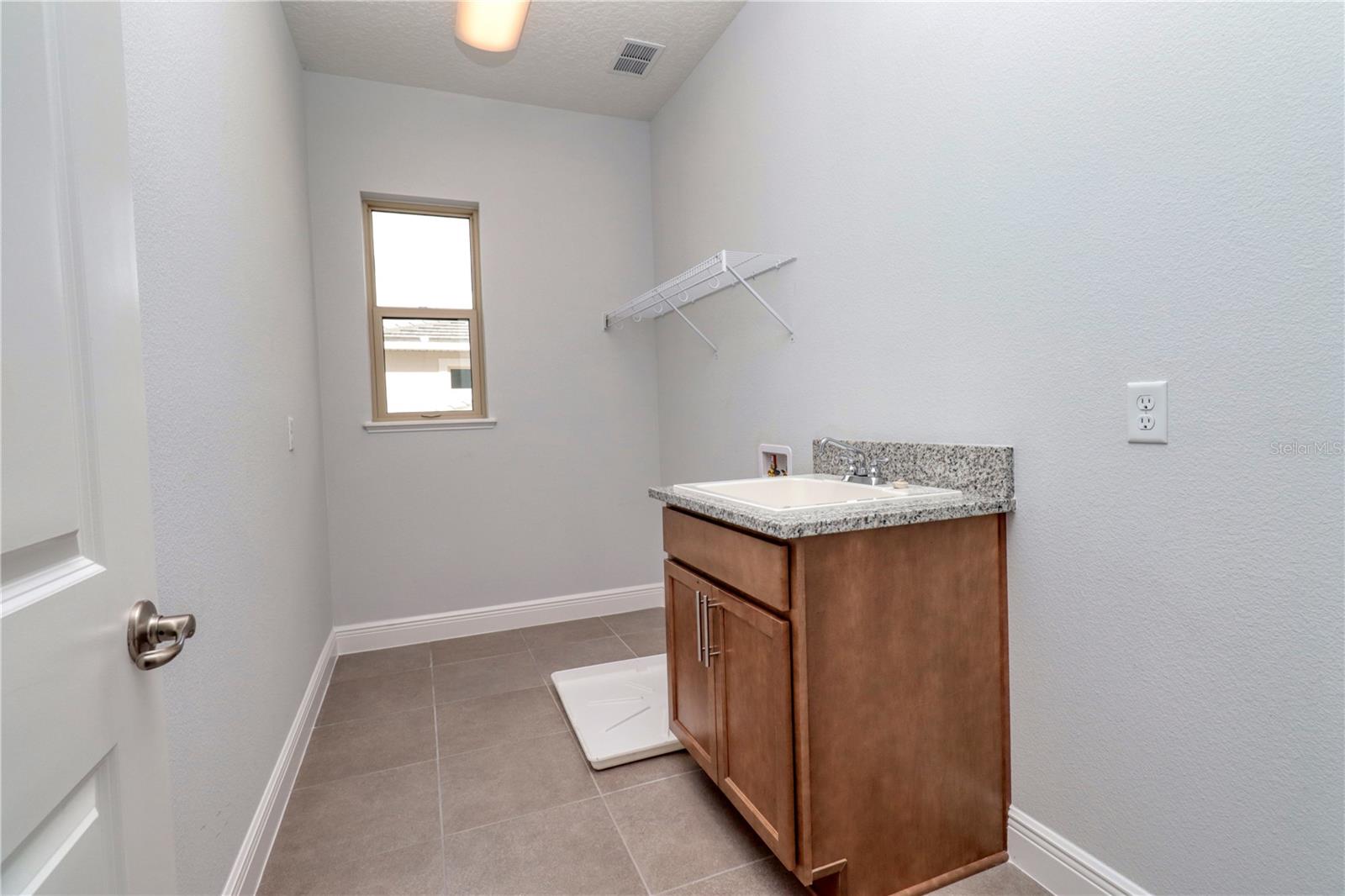 LAKESHORE PRESERVE PH 5 - Residential Lease
