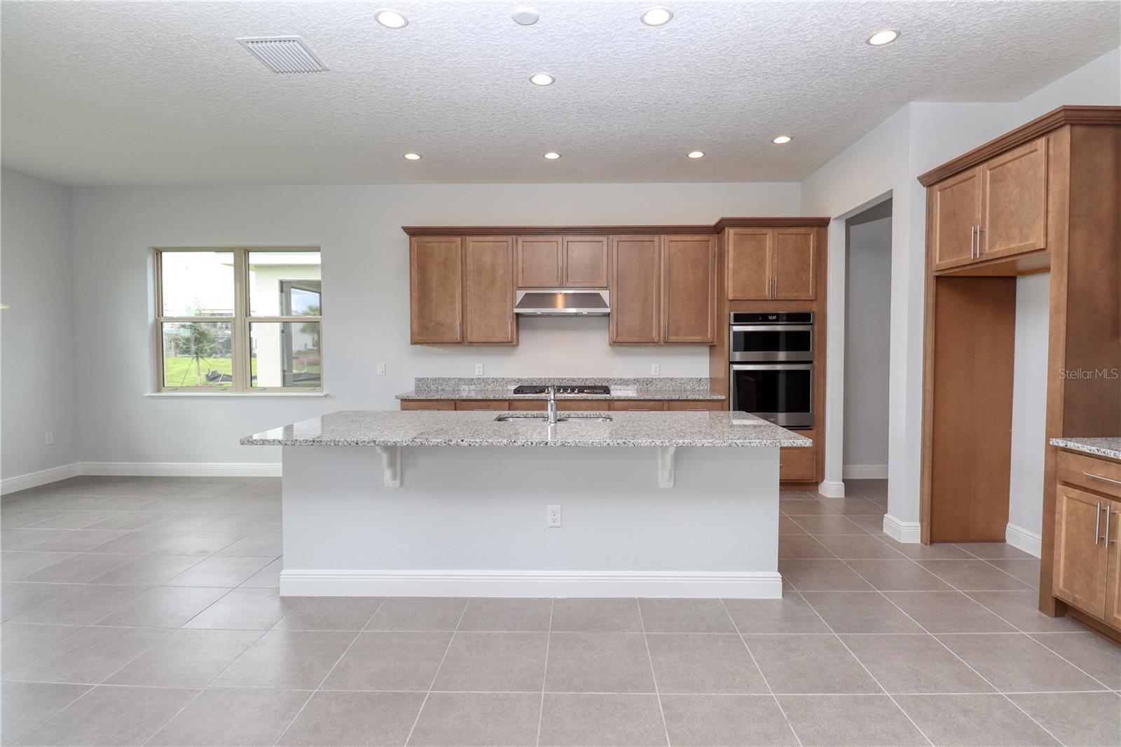 LAKESHORE PRESERVE PH 5 - Residential Lease