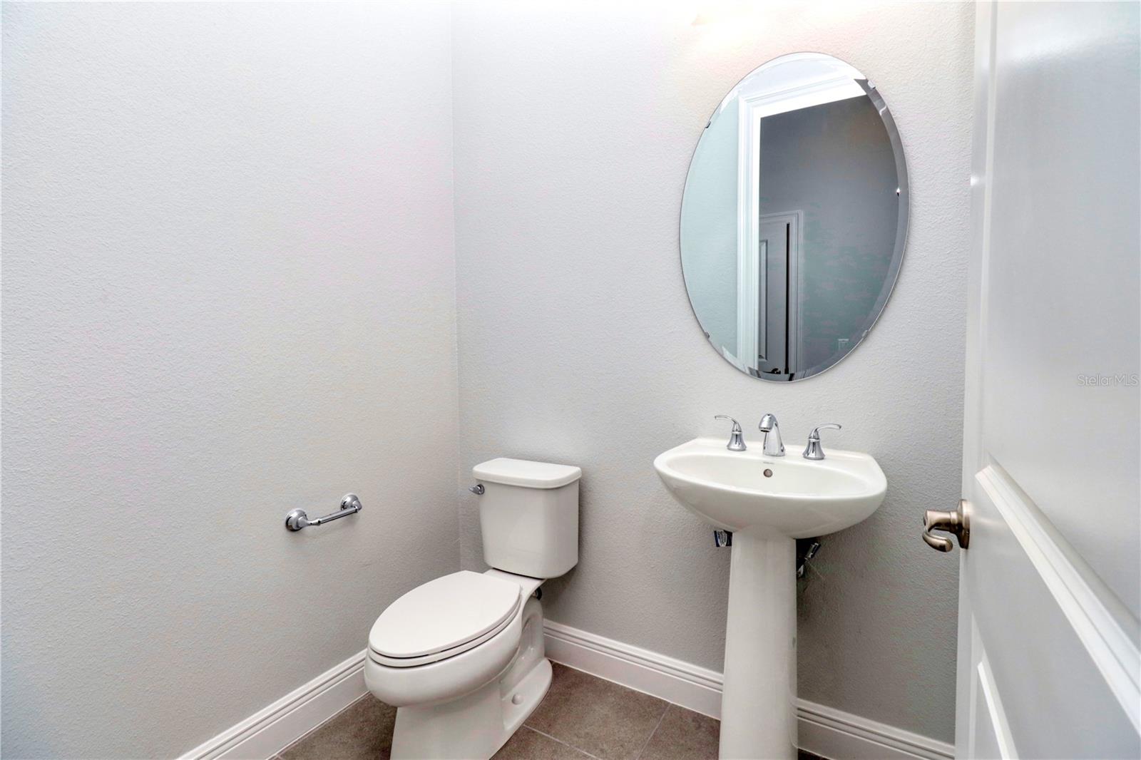 LAKESHORE PRESERVE PH 5 - Residential Lease