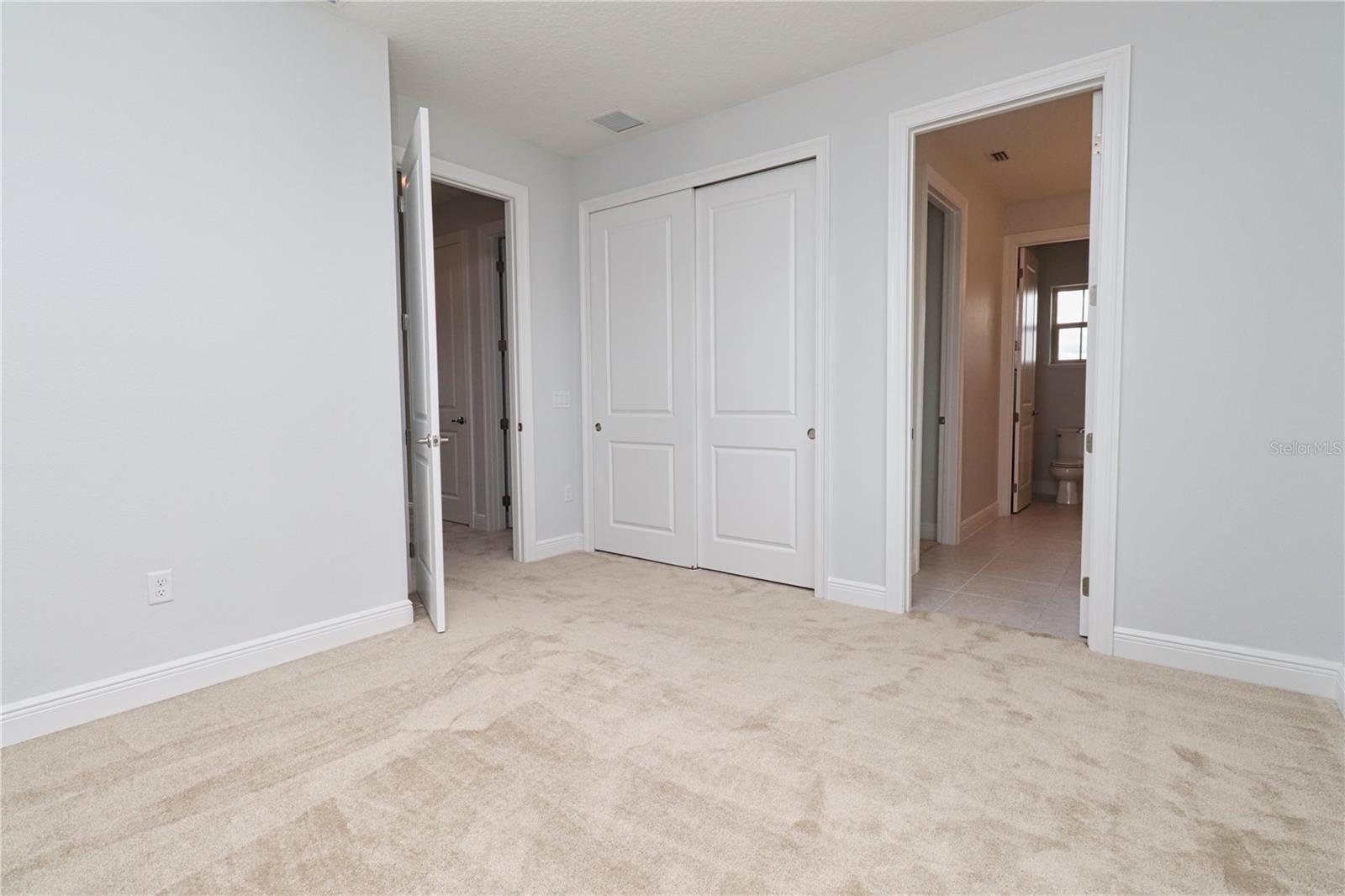 LAKESHORE PRESERVE PH 5 - Residential Lease