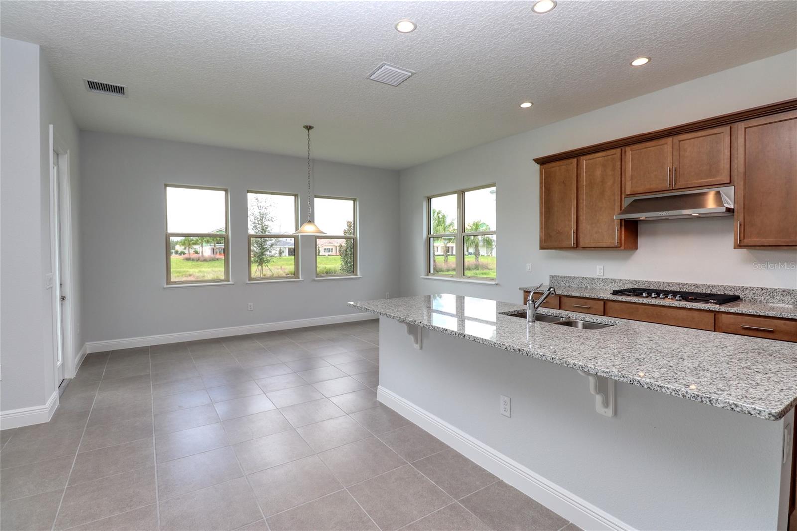 LAKESHORE PRESERVE PH 5 - Residential Lease