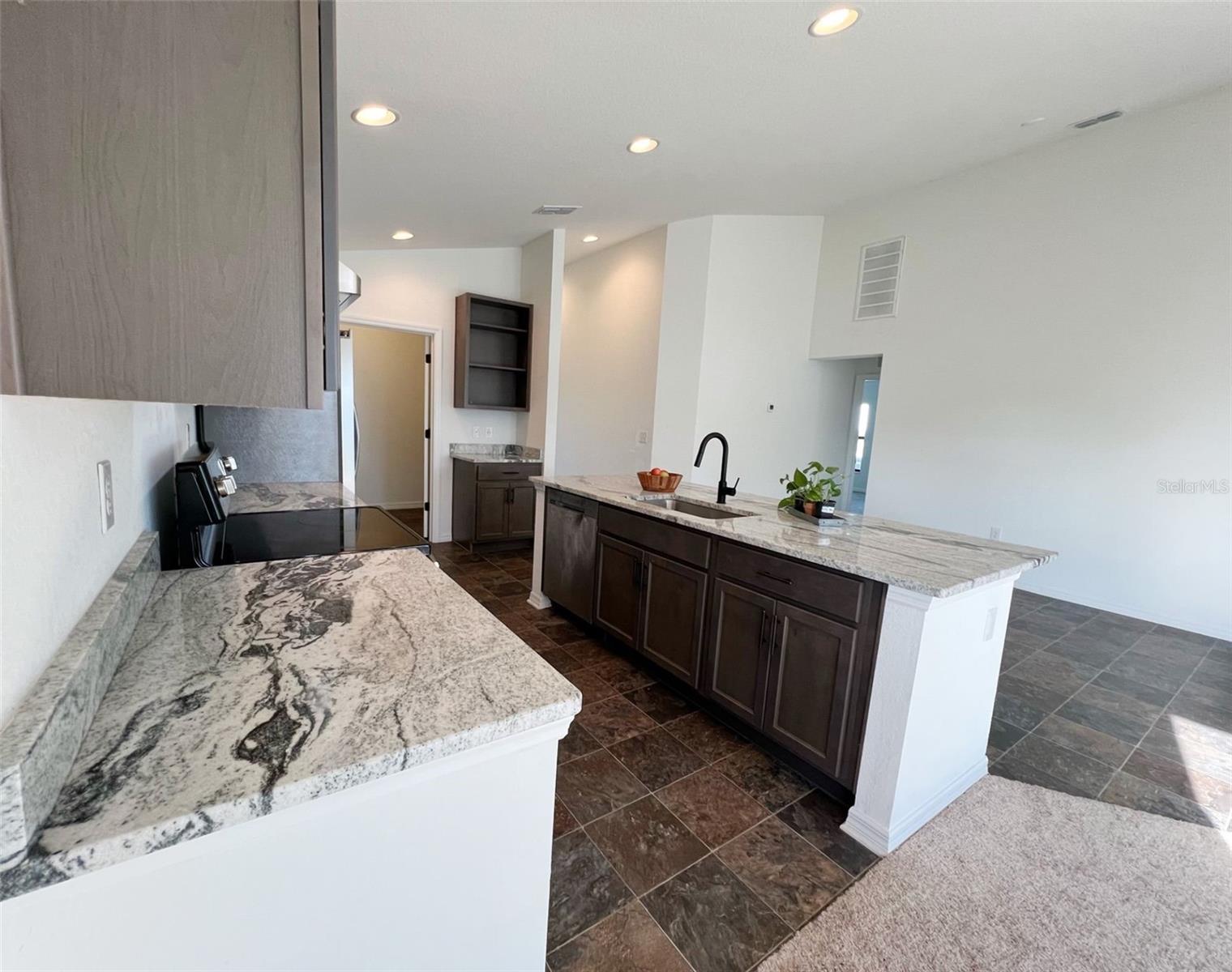 CENTRAL RIDGE ESTATES - Residential