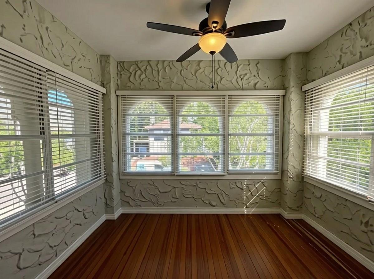 HYDE PARK WEST - Residential Lease