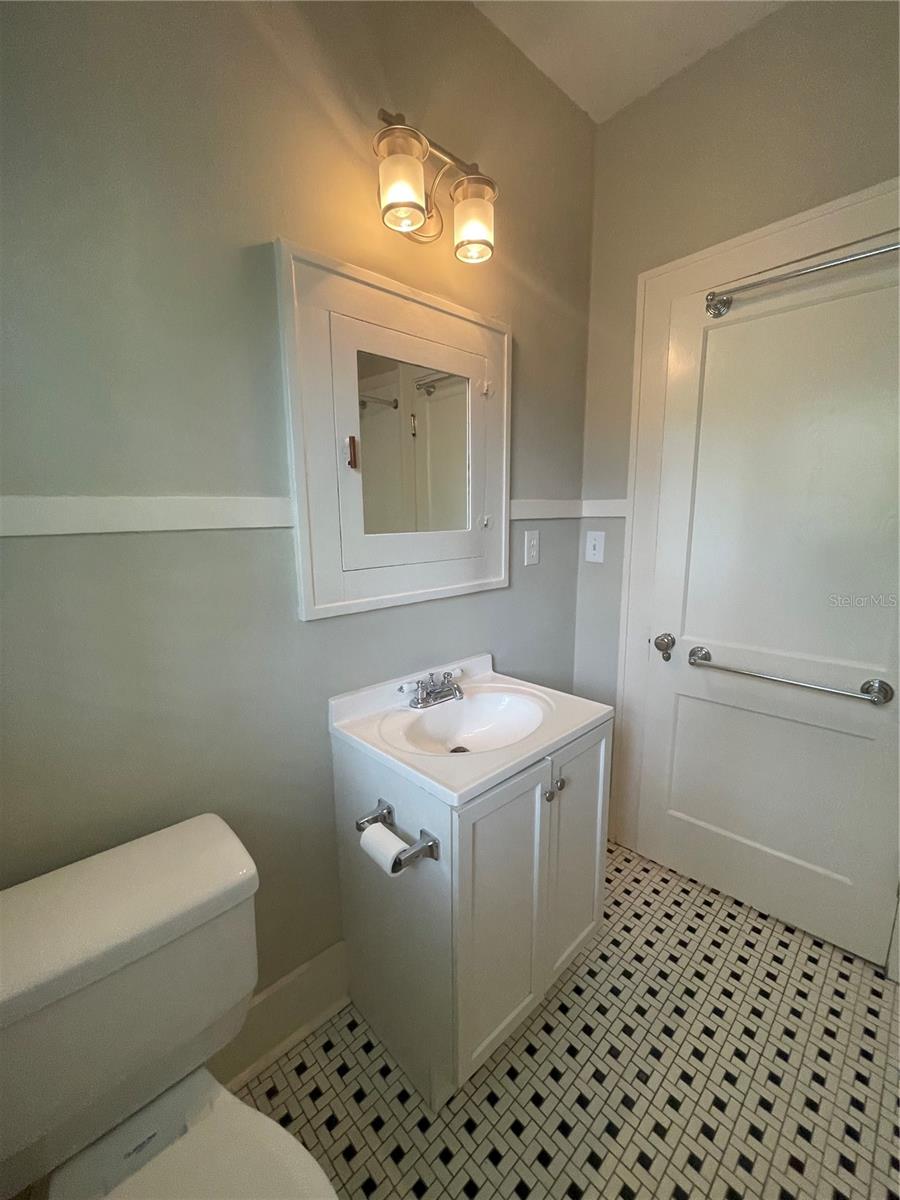 HYDE PARK WEST - Residential Lease