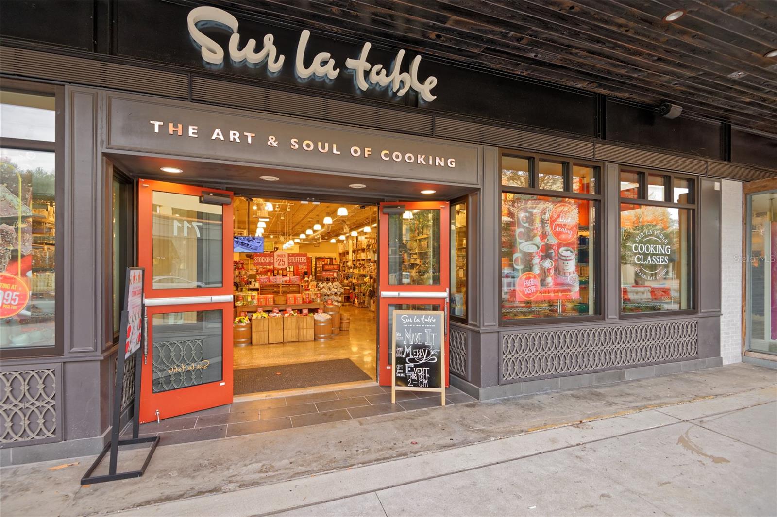 HYDE PARK WEST - Residential Lease