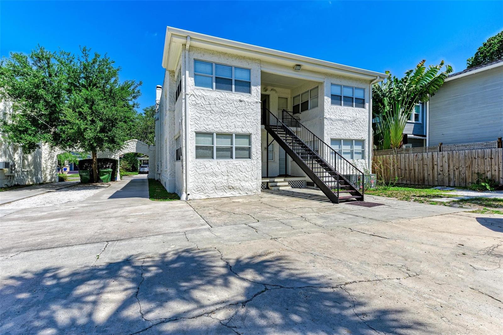 HYDE PARK WEST - Residential Lease