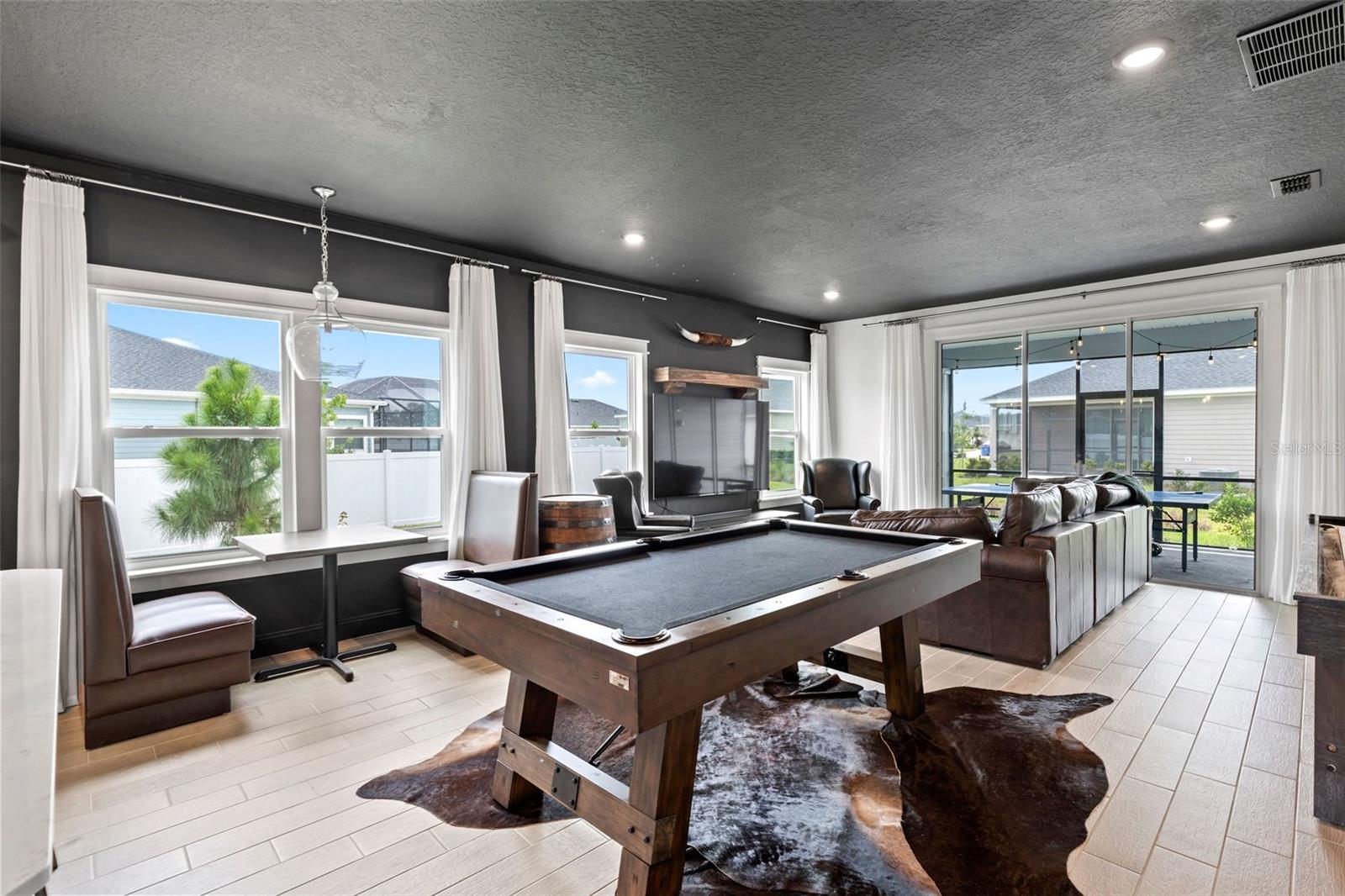 4133 GILFORD CIRCLE