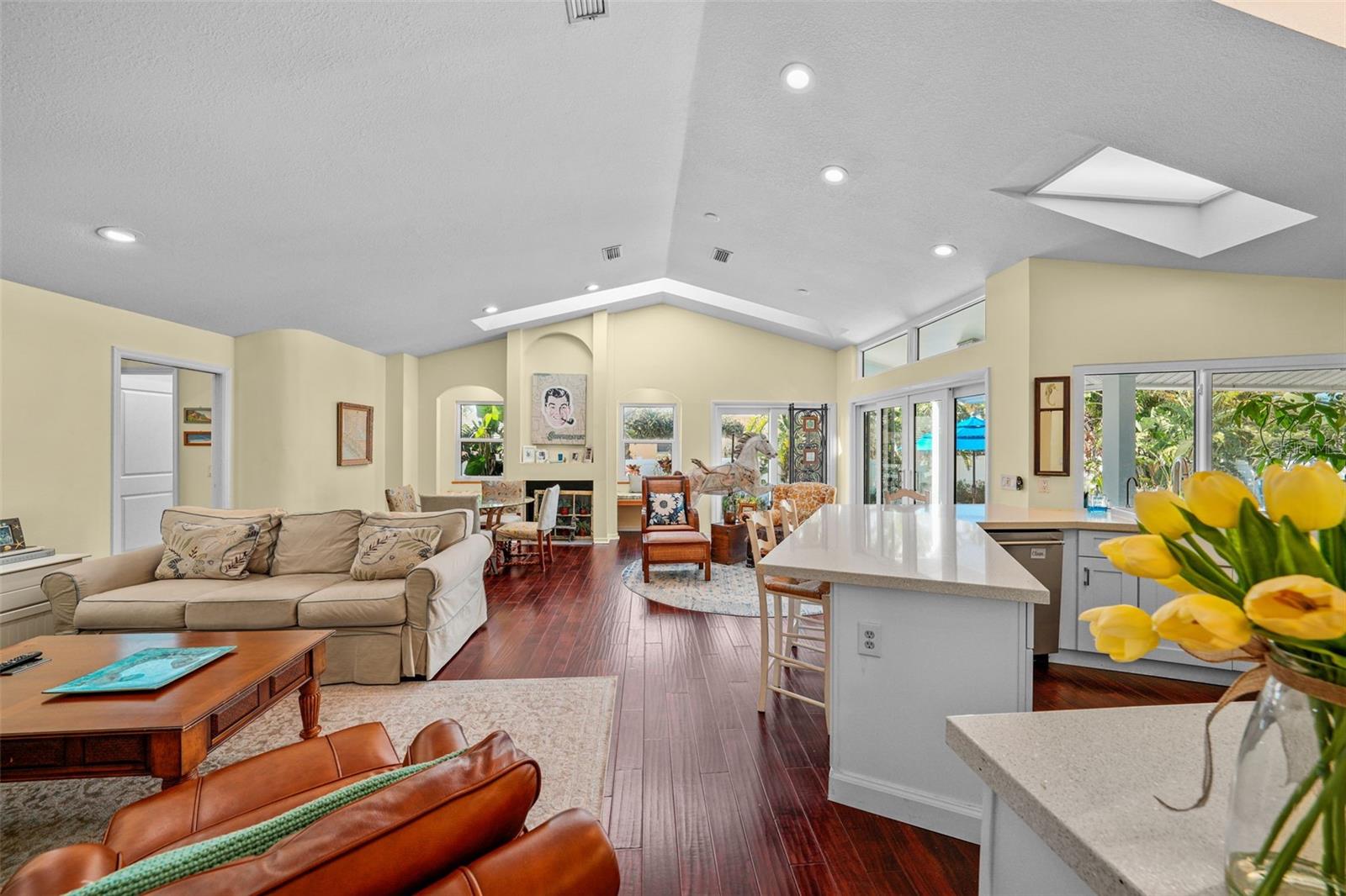 TIERRA VERDE - Residential