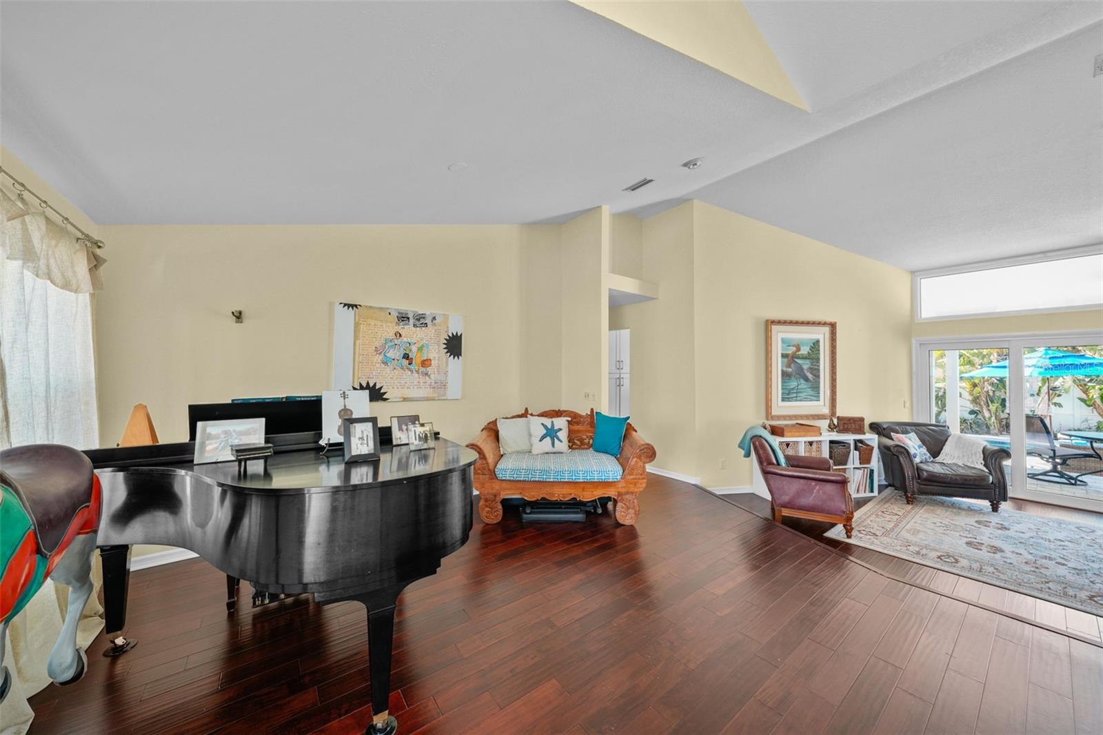 TIERRA VERDE - Residential