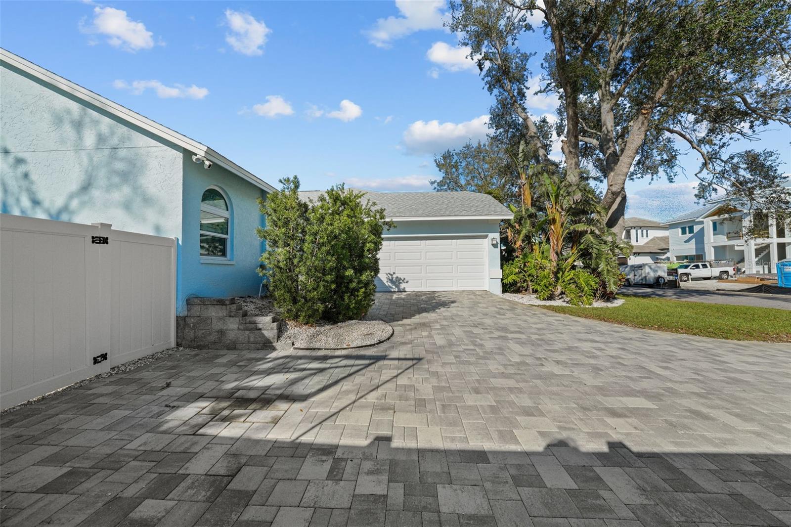 TIERRA VERDE - Residential