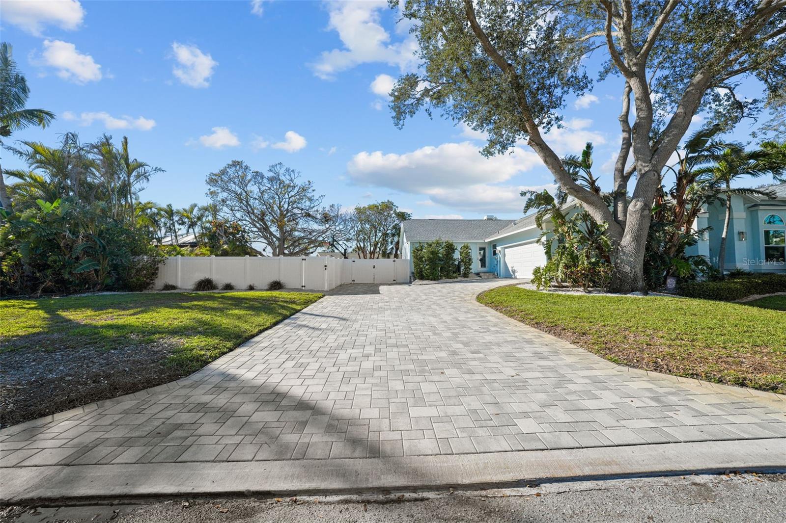 TIERRA VERDE - Residential