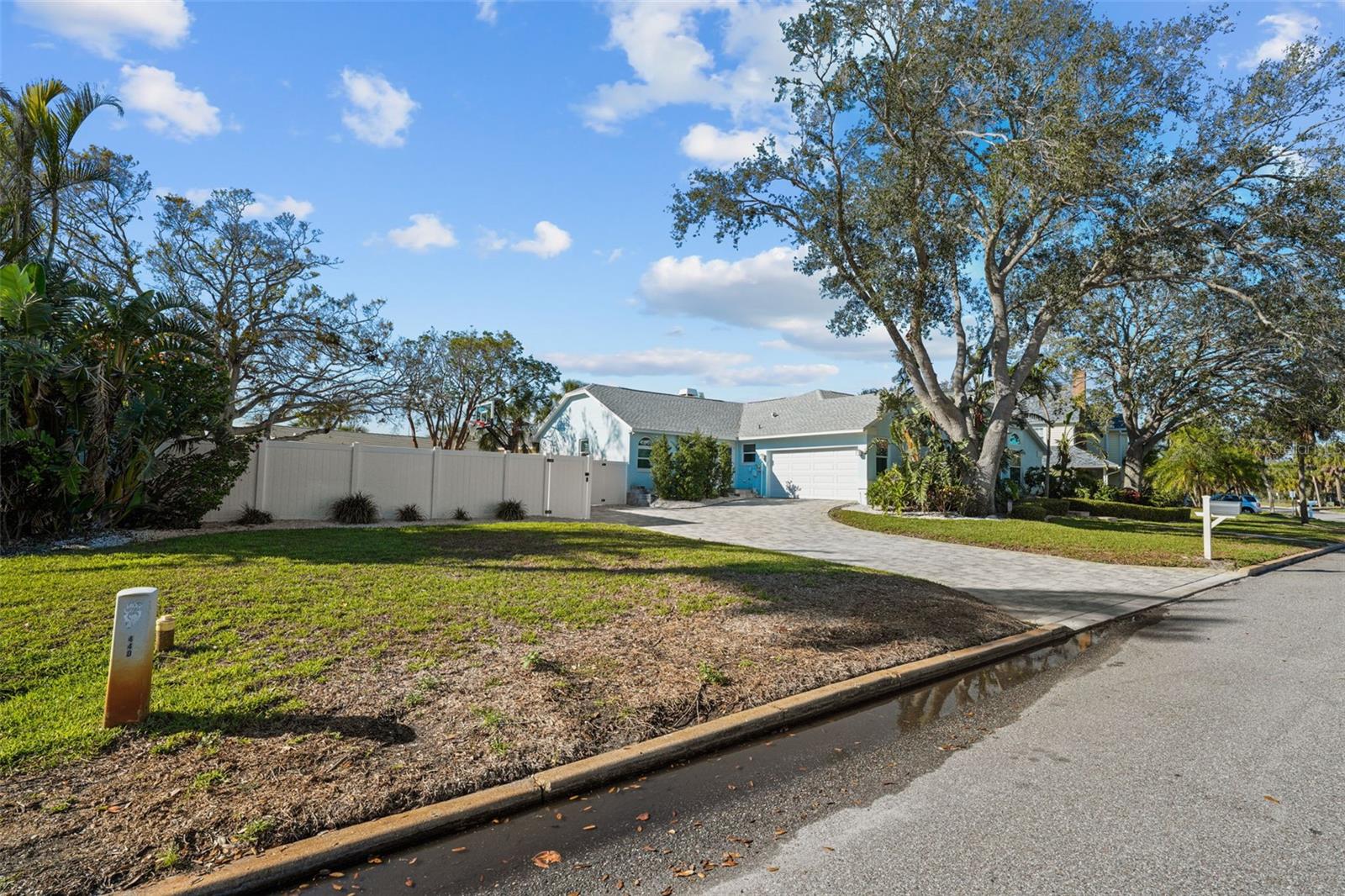TIERRA VERDE - Residential