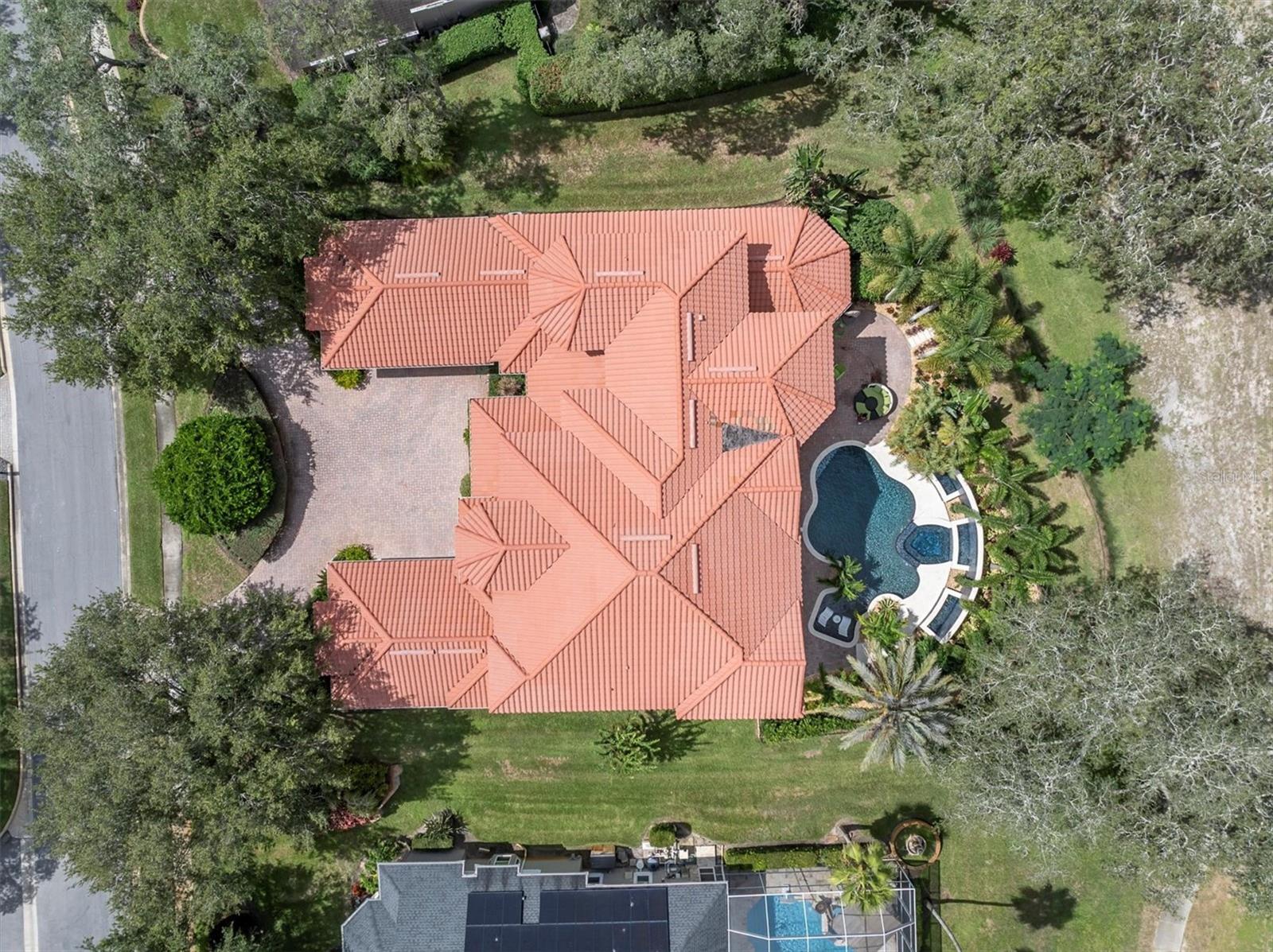 2861 ROEHAMPTON CLOSE