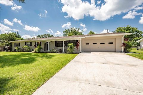 A home in LAKELAND