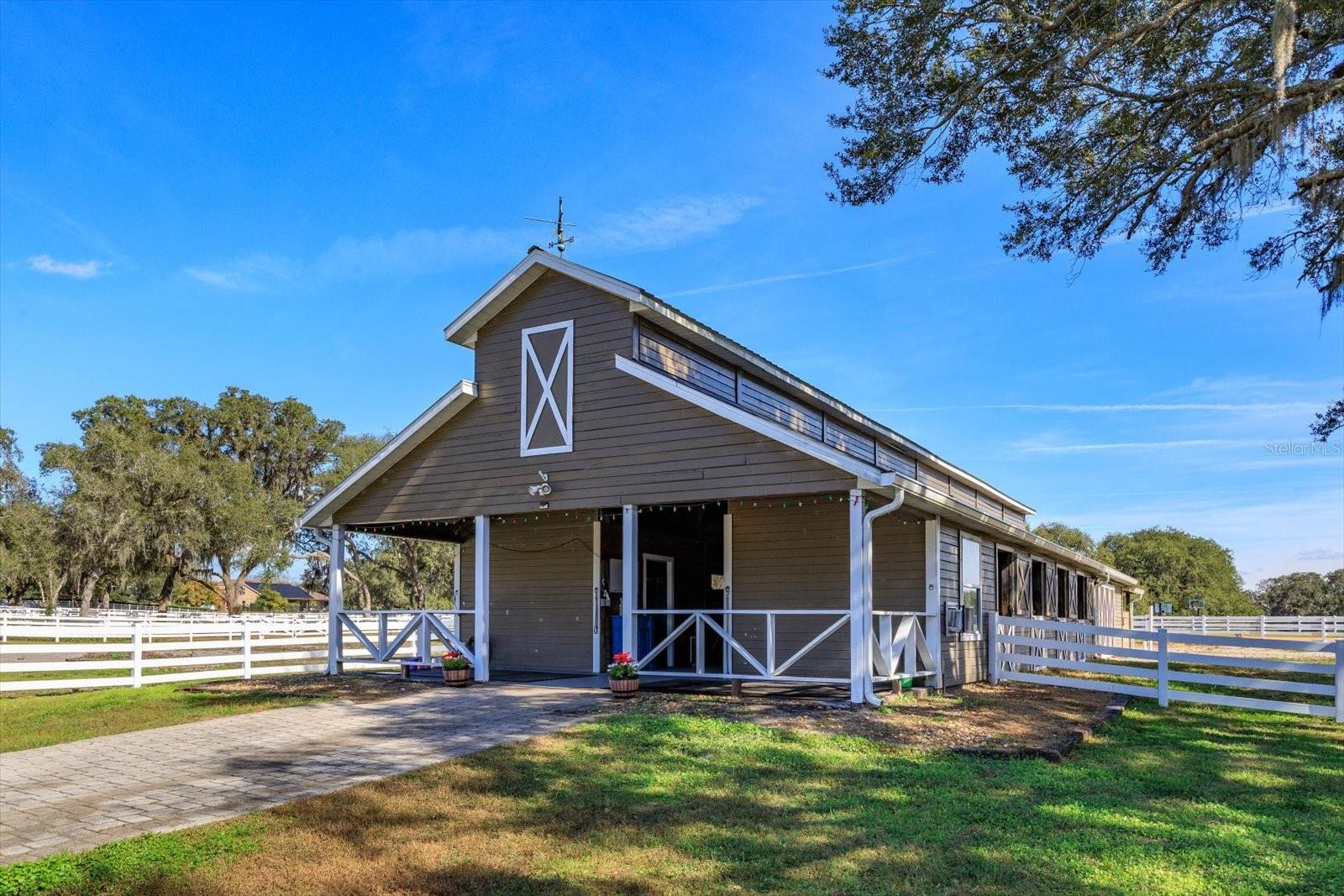 209 KENTUCKY BLUE CIRCLE