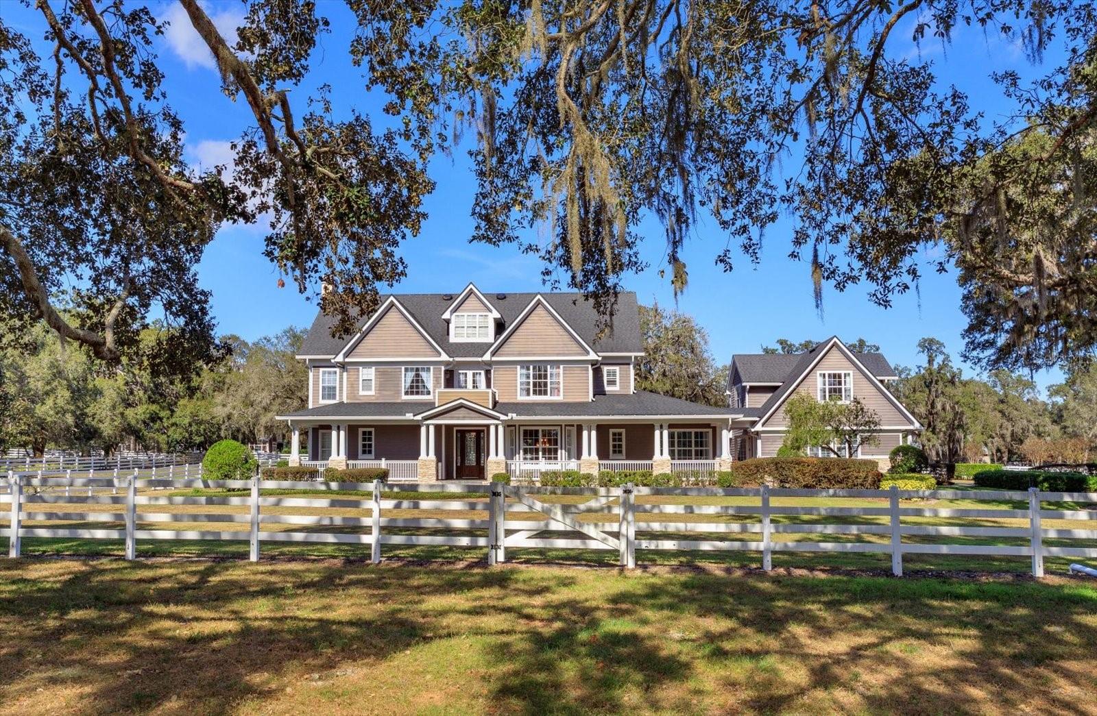 209 KENTUCKY BLUE CIRCLE