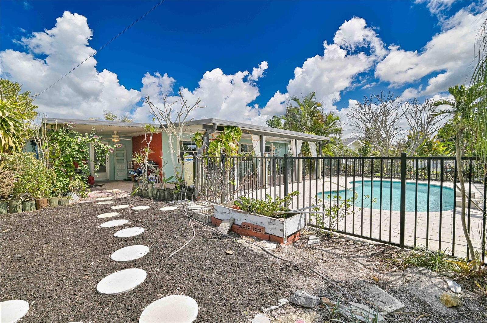 CALOOSAHATCHEE - Residential