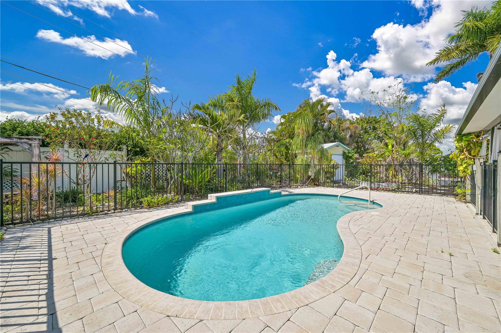 CALOOSAHATCHEE - Residential