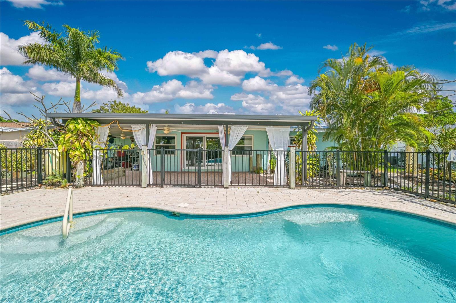 CALOOSAHATCHEE - Residential