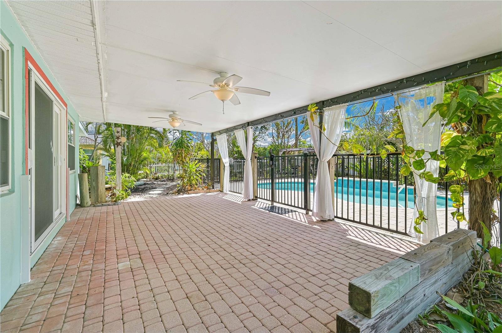 CALOOSAHATCHEE - Residential