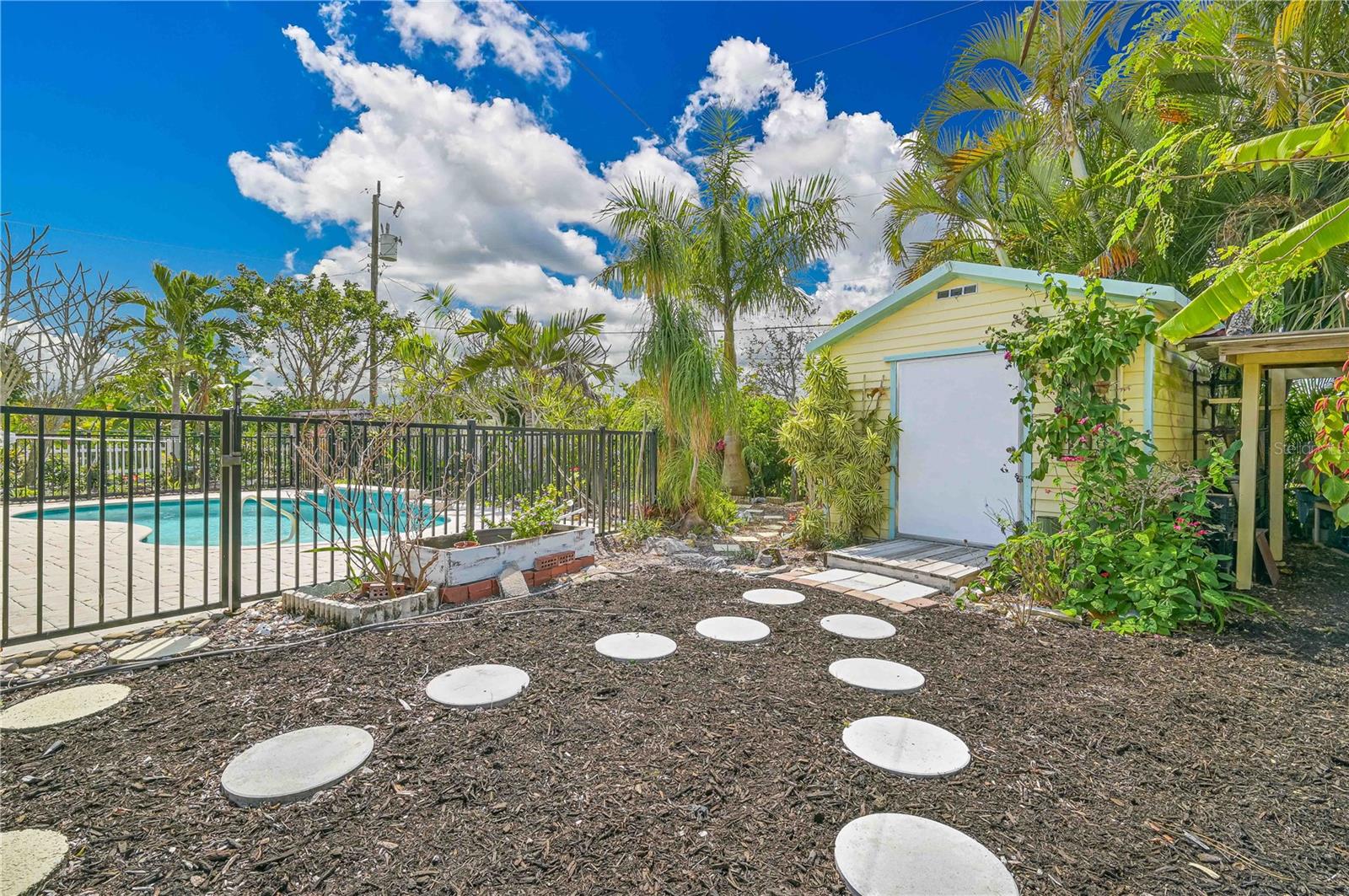 CALOOSAHATCHEE - Residential