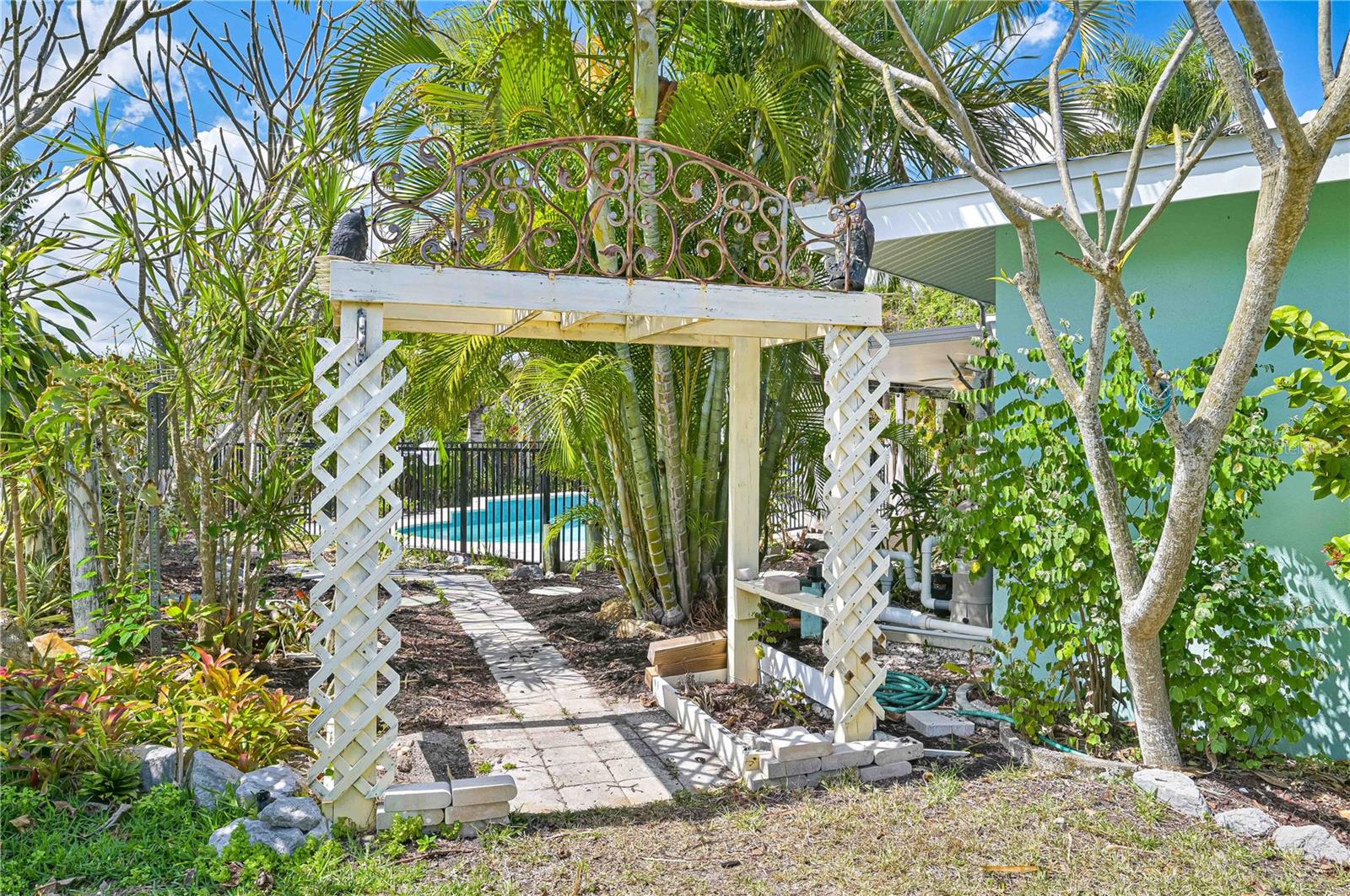 CALOOSAHATCHEE - Residential