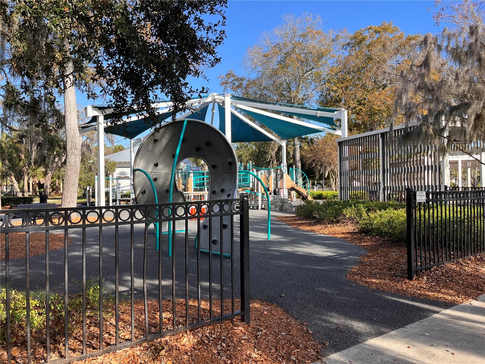 HOLIDAY GARDENS ESTATES - Residential