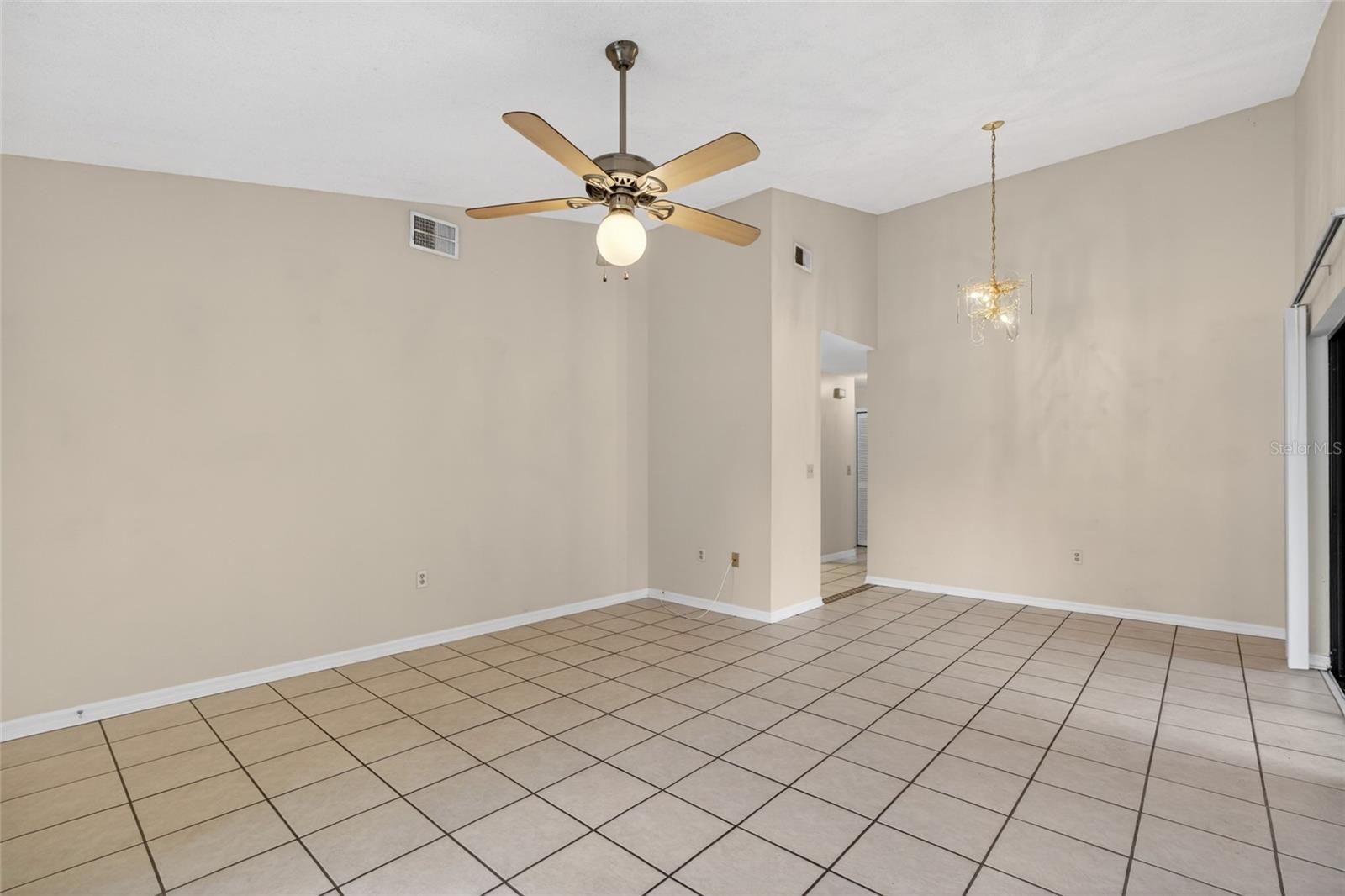 1140 DOSSEYWOOD LANE