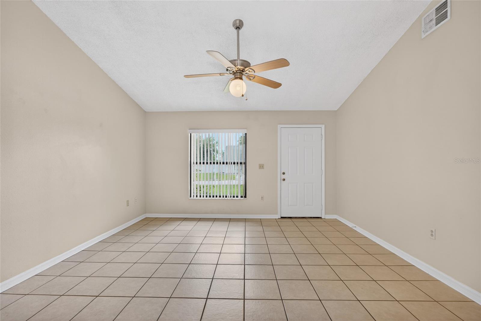 1140 DOSSEYWOOD LANE