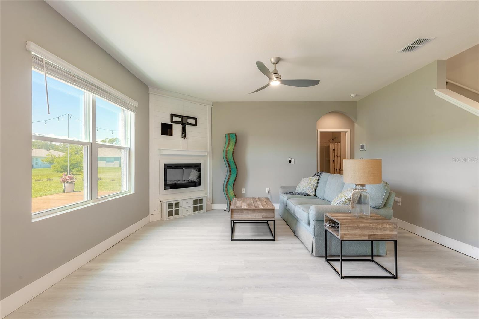 WOODBRIDGE LKS/EDGEWATER - Residential