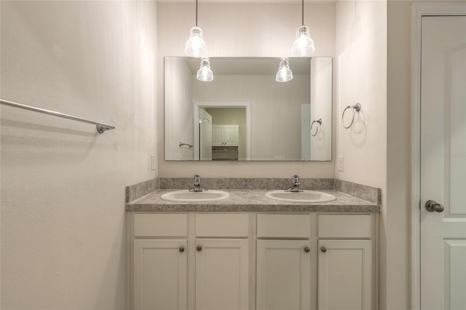 WOODBRIDGE LKS/EDGEWATER - Residential
