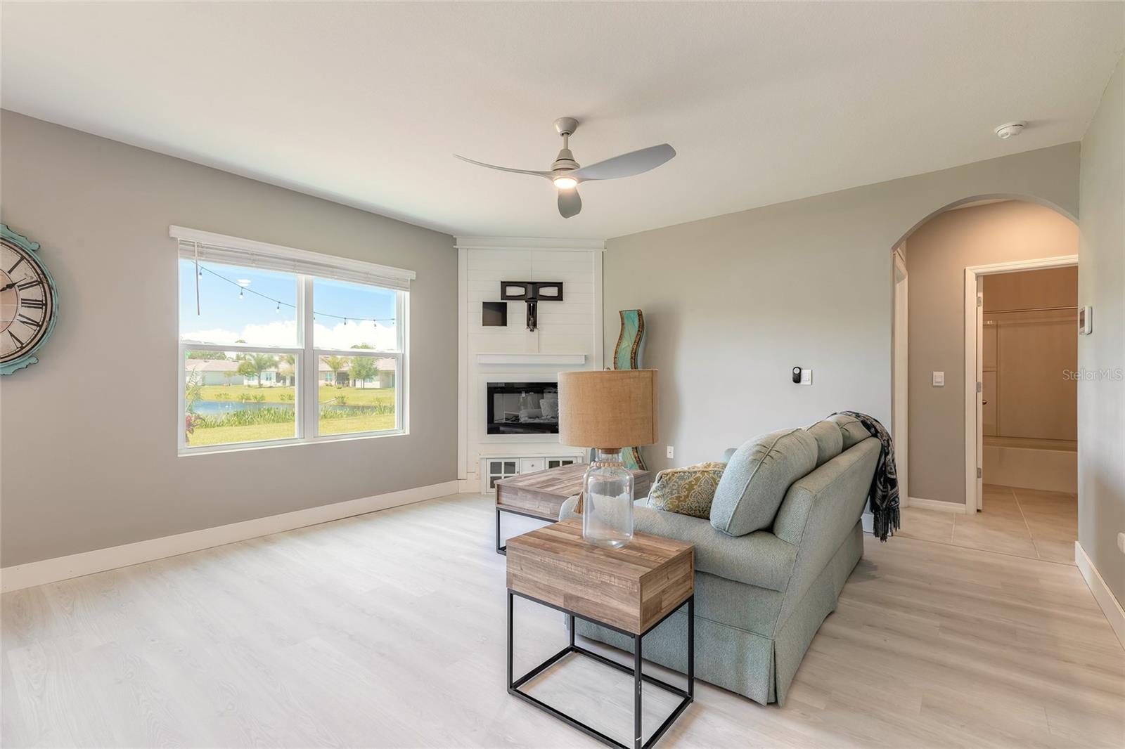 WOODBRIDGE LKS/EDGEWATER - Residential